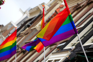 PvdA: hang op 1 april je regenboogvlag buiten