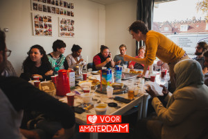Word “meelezer” bij het verkiezingsprogramma van de PvdA Amsterdam!