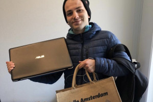 PvdA regelt na stroomstoot nieuwe laptops voor statushouders