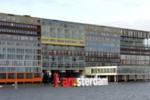 ‘Zet IAmsterdam-letters op blokken voor Silodam’