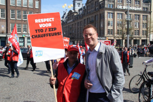 PvdA en FNV: geef taxichauffeurs een financiële adempauze